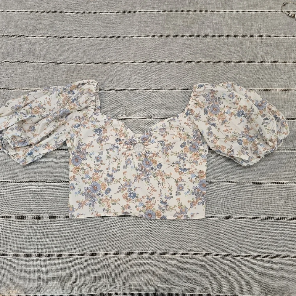 Abercrombie & Fitch Ditsy Floral Lined Puff Ballon Sleeve Crop Top - Size Medium